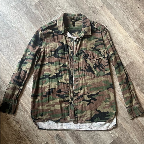 F21 camo “I don’t play nice” button up - Picture 1 of 3
